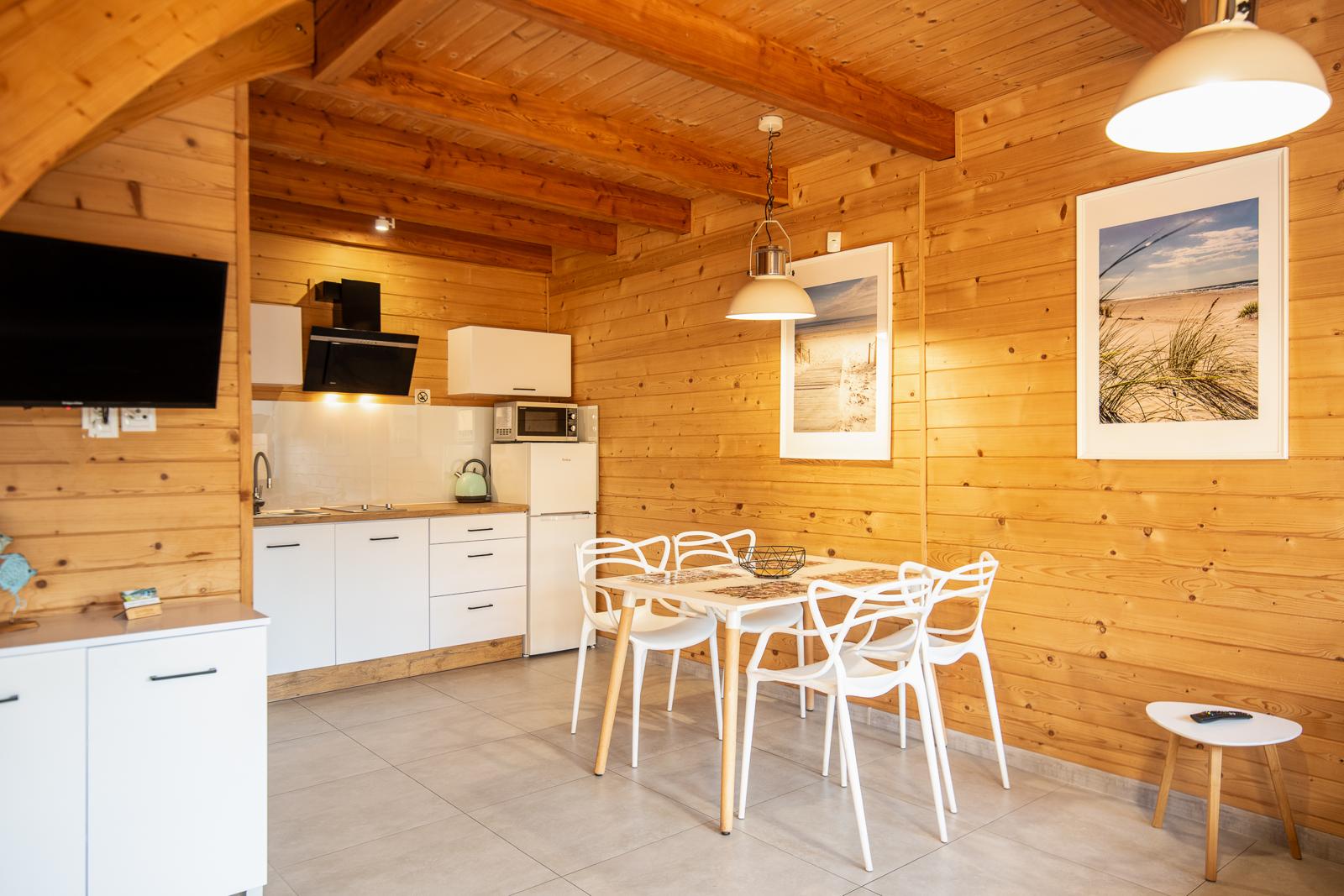 Teren ośrodka Sarbin - bezpieczne wakacje